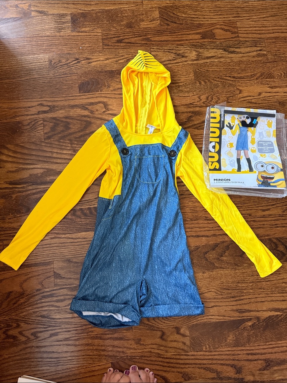 Minions Costume size youth 12-14